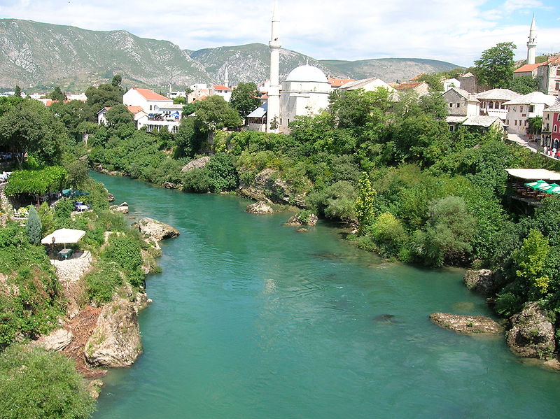 Река Неретва возле Мостара