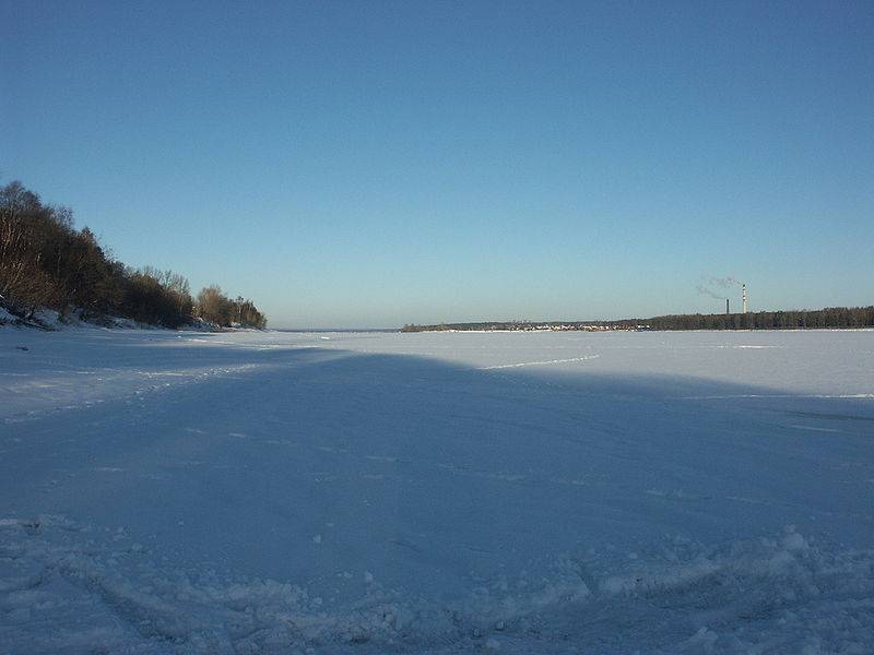 Река Волга зимой