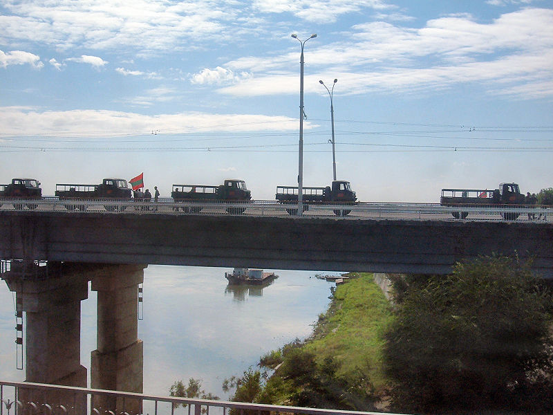 Мост через реку Днестр у Бендер