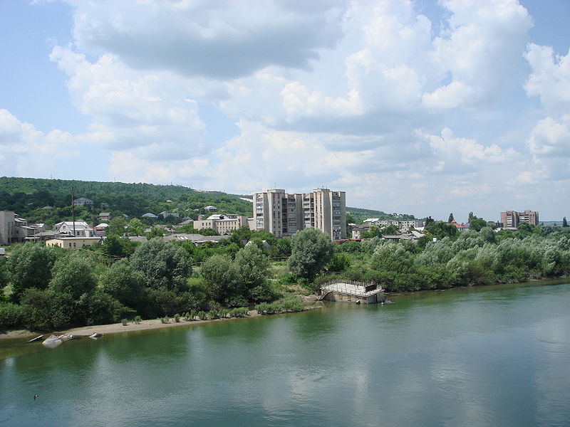 Река Днестр в Молдавии