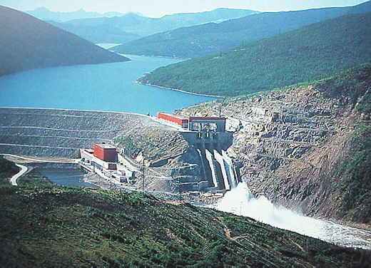Колымская ГЭС на реке Колыма